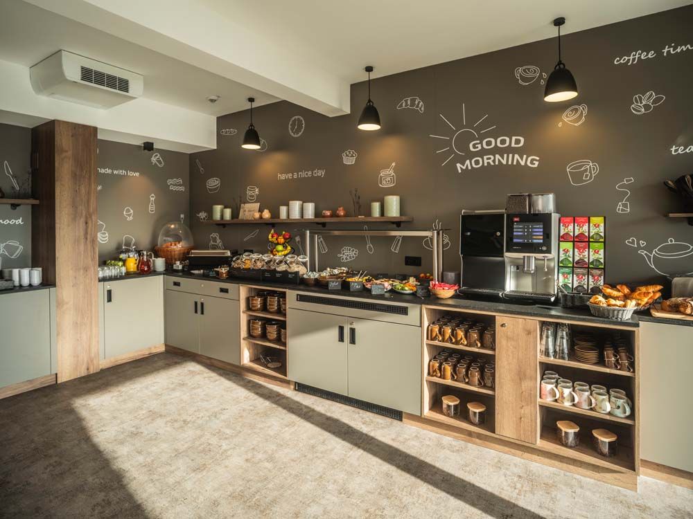 Výroba bufetových a snídaňových systémů na míru