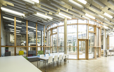 Jak vzniká zakázkový nábytek: od prvního návrhu po hotový interiér