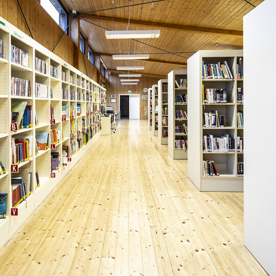 Kancelářské skříně a úložné prostory